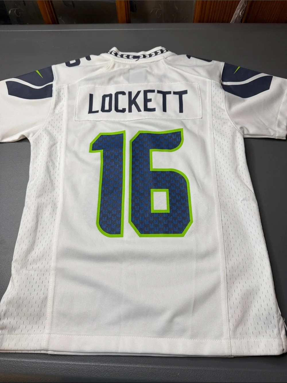 🏈 Kid’s NFL Seattle Seahawks Jersey. Size small NWT